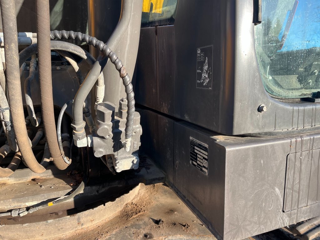 Excavadora de cadenas Volvo EC235EL: foto 25 Excavadora de cadenas Volvo EC235EL: foto 25