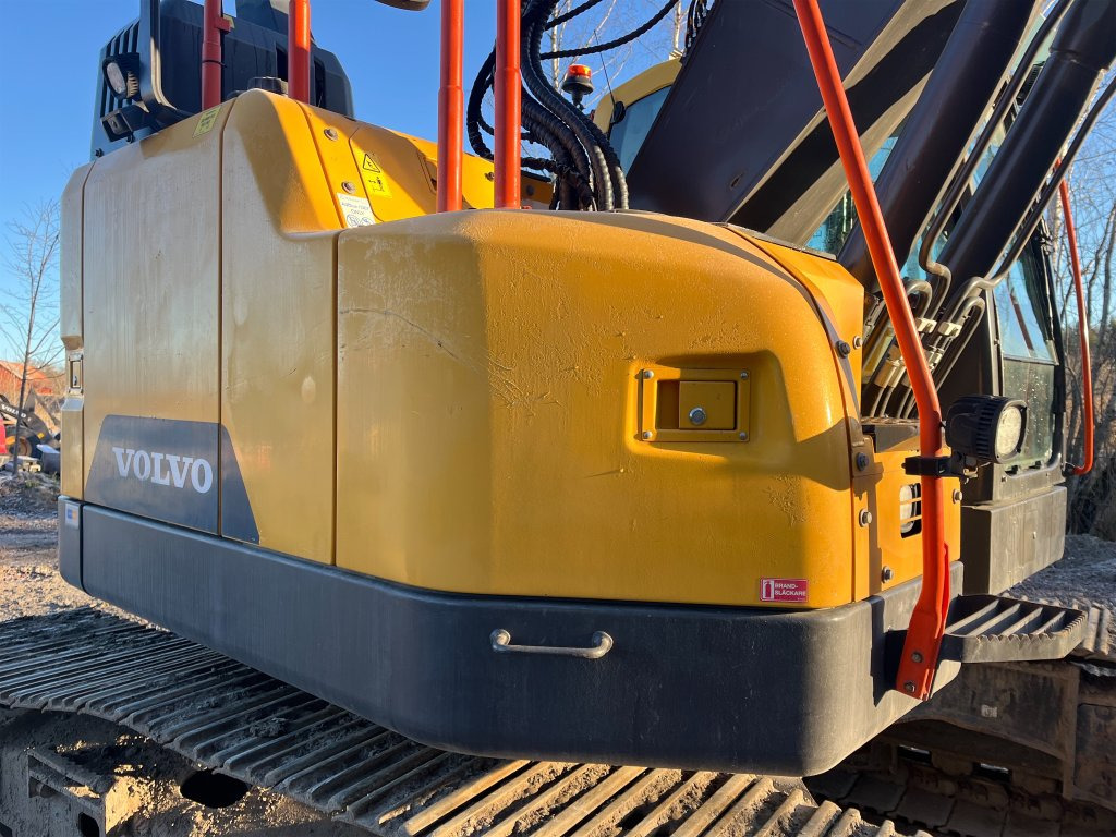 Excavadora de cadenas Volvo EC235EL: foto 33 Excavadora de cadenas Volvo EC235EL: foto 33