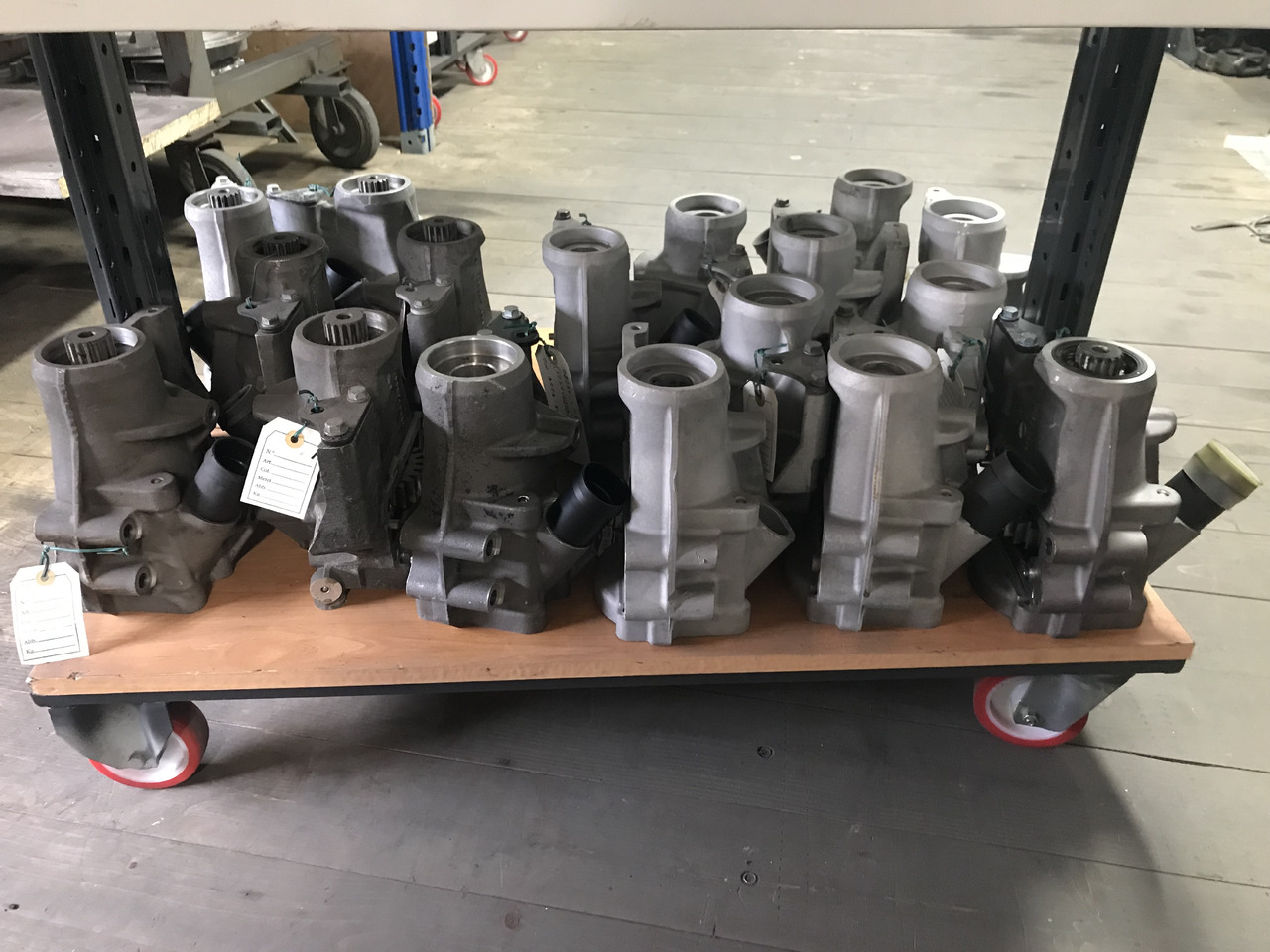 CARCASSA RIDUTTORE ASSEMBLAGGIO POMPA CARBURANTE ALTA PRESSIONE MAN 51385075020 - Sistema de combustible para Camión: foto 1 CARCASSA RIDUTTORE ASSEMBLAGGIO POMPA CARBURANTE ALTA PRESSIONE MAN 51385075020 - Sistema de combustible para Camión: foto 1