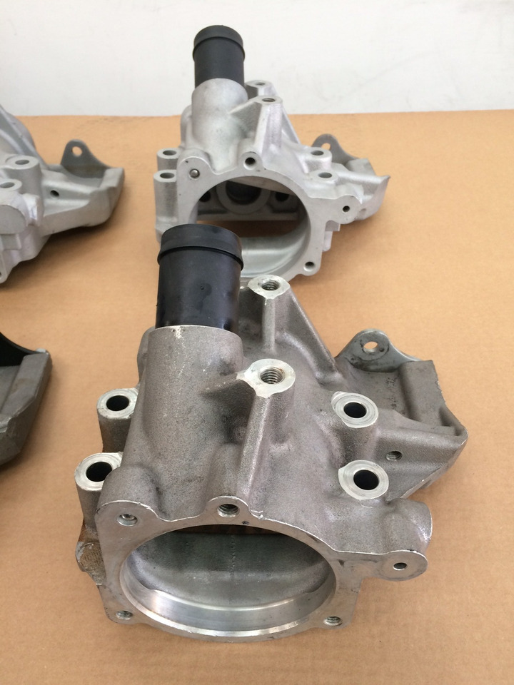 CARCASSA RIDUTTORE PER POMPA CARBURANTE ALTA PRESSIONE - MOTORI MAN D2066 / D2676 - Sistema de combustible para Camión: foto 2 CARCASSA RIDUTTORE PER POMPA CARBURANTE ALTA PRESSIONE - MOTORI MAN D2066 / D2676 - Sistema de combustible para Camión: foto 2