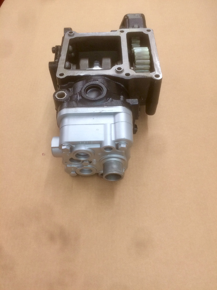 COMPRESSORE ARIA MONOCILINDRICO CON PRESA DI FORZA MAN / KNORR - Compresor de aire: foto 5 COMPRESSORE ARIA MONOCILINDRICO CON PRESA DI FORZA MAN / KNORR - Compresor de aire: foto 5