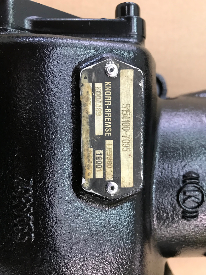 COMPRESSORE ARIA MONOCILINDRICO MAN 51541007095 - Compresor de aire: foto 3 COMPRESSORE ARIA MONOCILINDRICO MAN 51541007095 - Compresor de aire: foto 3