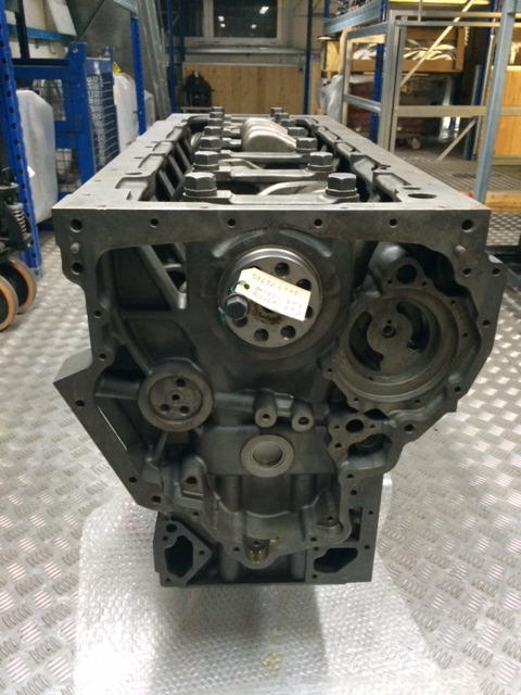 KIT BASAMENTO + ALBERO MOTORE MAN D2066 - Cárter para Camión: foto 2 KIT BASAMENTO + ALBERO MOTORE MAN D2066 - Cárter para Camión: foto 2