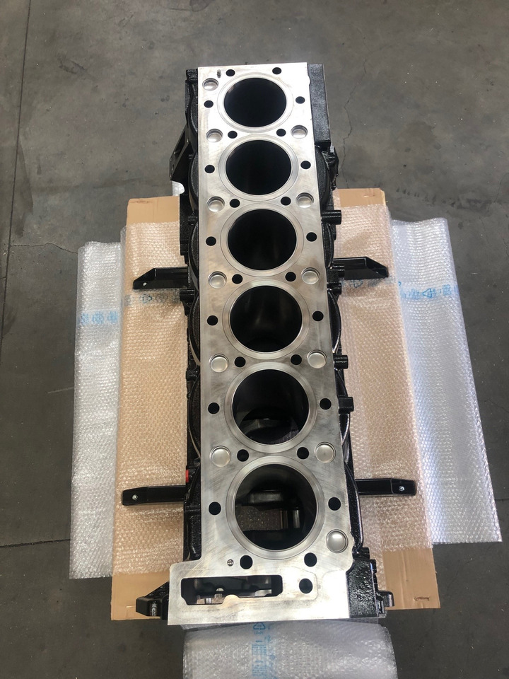 KIT BASAMENTO + ALBERO MOTORE - MAN D2676 EURO6C - Cárter para Camión: foto 2 KIT BASAMENTO + ALBERO MOTORE - MAN D2676 EURO6C - Cárter para Camión: foto 2