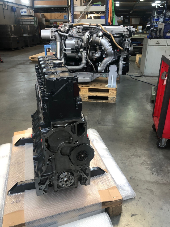 LONGBLOCK LIEBHERR D846 - Bloque de cilindros: foto 4 LONGBLOCK LIEBHERR D846 - Bloque de cilindros: foto 4