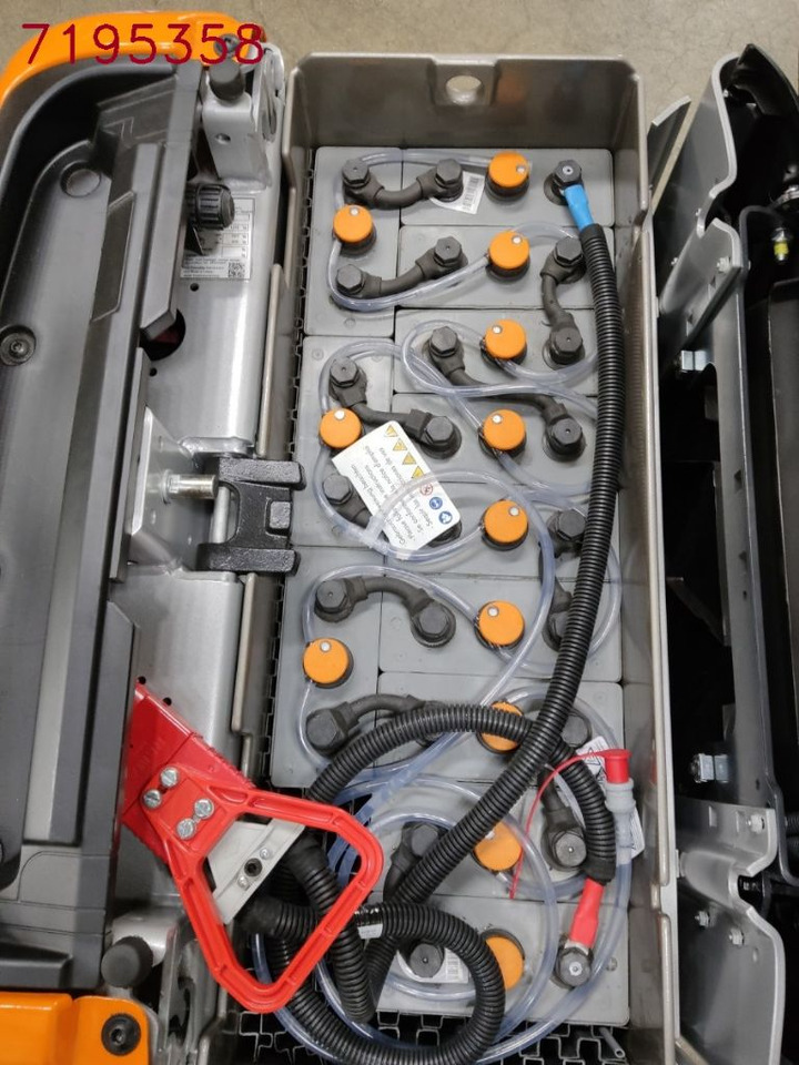 Still LTX-FF10/BATT.NEU - Remolcadora: foto 4 Still LTX-FF10/BATT.NEU - Remolcadora: foto 4