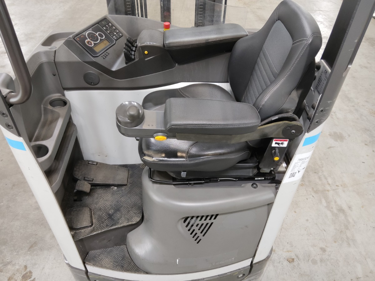 UniCarriers ULS140DTFVXE675 - Retráctil: foto 3 UniCarriers ULS140DTFVXE675 - Retráctil: foto 3