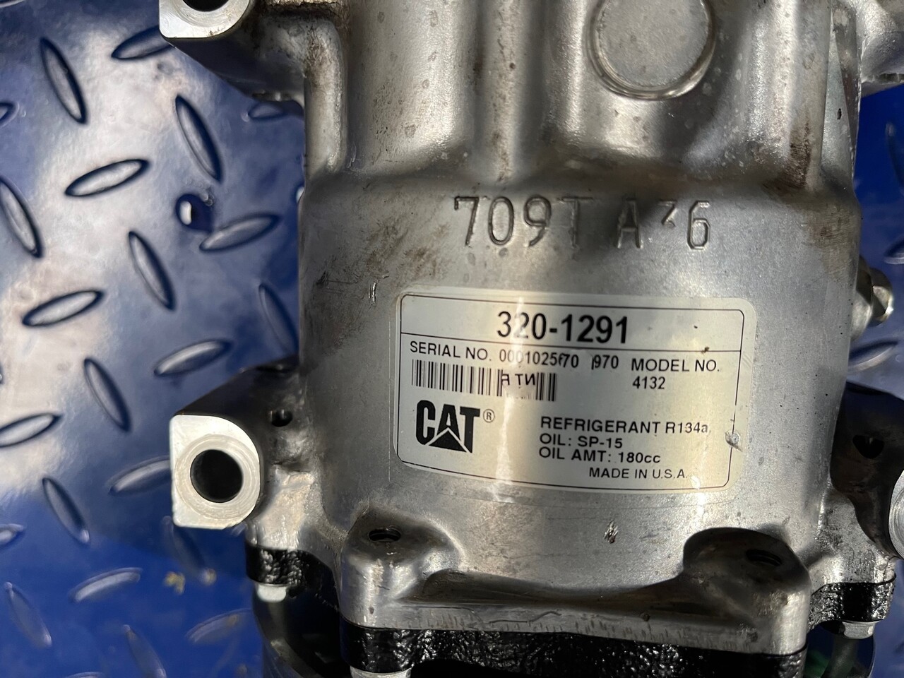 CAT 320-1291 Clima compressor - Compresor de aire acondicionado para Maquinaria de construcción: foto 3 CAT 320-1291 Clima compressor - Compresor de aire acondicionado para Maquinaria de construcción: foto 3