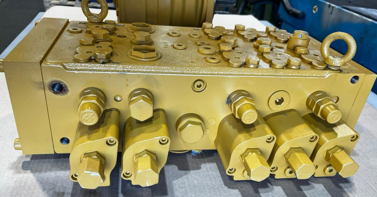 CATERPILLAR 194-7848 Valve GP-Main Control – Genuine Caterpillar Hydraulic Control Valve - Válvula para Excavadora de ruedas: foto 1 CATERPILLAR 194-7848 Valve GP-Main Control – Genuine Caterpillar Hydraulic Control Valve - Válvula para Excavadora de ruedas: foto 1