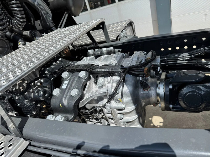 Leasing de Mercedes-Benz Arocs 4058 AS 6x6 Tractor Head 180T Push Pull EURO-3 Mercedes-Benz Arocs 4058 AS 6x6 Tractor Head 180T Push Pull EURO-3: foto 16