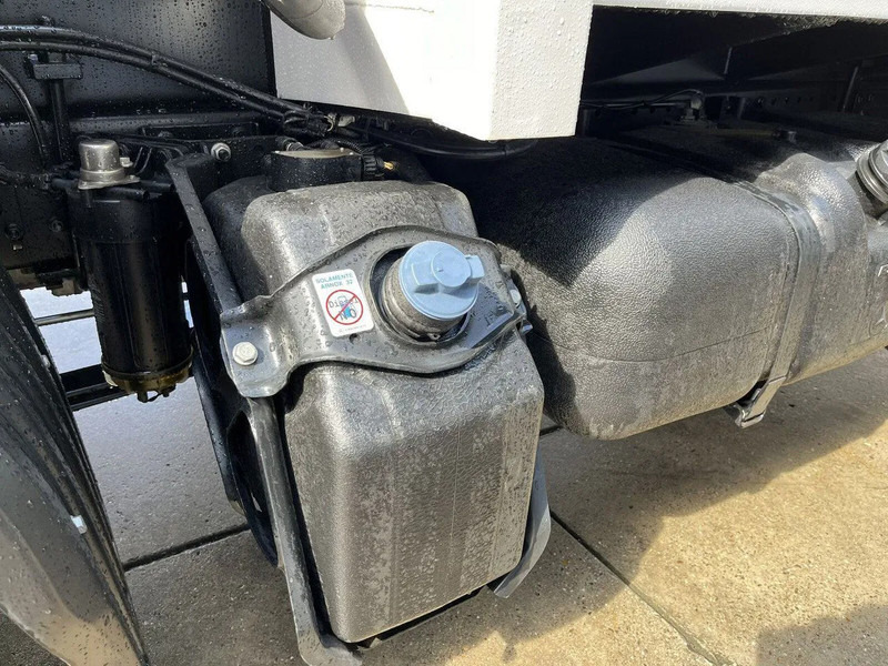 Leasing de Mercedes-Benz Accelo 815 4x2 Garbage Compactor (2 units) Accelo 815 4x2 Garbage Compactor (2 units) Mercedes-Benz Accelo 815 4x2 Garbage Compactor (2 units) Accelo 815 4x2 Garbage Compactor (2 units): foto 14
