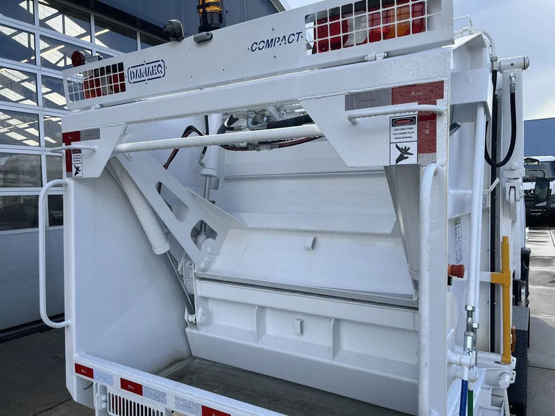 Leasing de Mercedes-Benz Accelo 815 4x2 Garbage Compactor (2 units) Accelo 815 4x2 Garbage Compactor (2 units) Mercedes-Benz Accelo 815 4x2 Garbage Compactor (2 units) Accelo 815 4x2 Garbage Compactor (2 units): foto 10