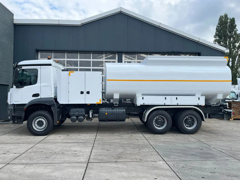 Mercedes-Benz Arocs 3340 6x4 Water Tank Truck - Camión cisterna: foto 2 Mercedes-Benz Arocs 3340 6x4 Water Tank Truck - Camión cisterna: foto 2