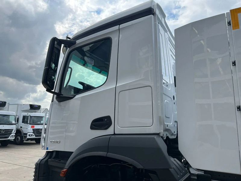 Leasing de Mercedes-Benz Arocs 3340 6x6 Water Tank Truck Mercedes-Benz Arocs 3340 6x6 Water Tank Truck: foto 10 Leasing de Mercedes-Benz Arocs 3340 6x6 Water Tank Truck Mercedes-Benz Arocs 3340 6x6 Water Tank Truck: foto 10