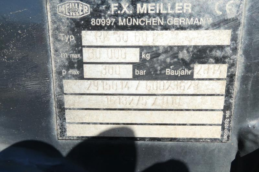 MAN TG-S 35.480 8x4 BL Abrollkipper mit Kran Penz-15L9.80+Meiller RK 30.60L Lenk-Lift Achse - Camión multibasculante, Camión grúa: foto 4 MAN TG-S 35.480 8x4 BL Abrollkipper mit Kran Penz-15L9.80+Meiller RK 30.60L Lenk-Lift Achse - Camión multibasculante, Camión grúa: foto 4