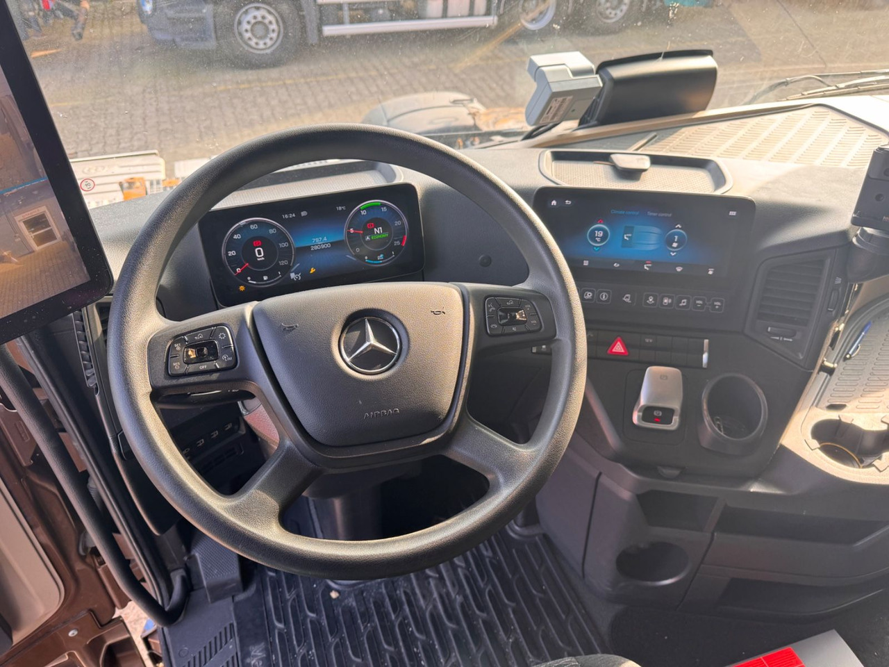 Mercedes-Benz 1848 Actros 5 BigSPace - Cabeza tractora: foto 3 Mercedes-Benz 1848 Actros 5 BigSPace - Cabeza tractora: foto 3