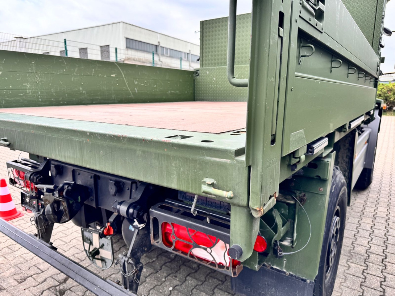 Mercedes-Benz 1018 Atego 4x4 Allrad Camper - Furgoneta caja abierta: foto 5 Mercedes-Benz 1018 Atego 4x4 Allrad Camper - Furgoneta caja abierta: foto 5