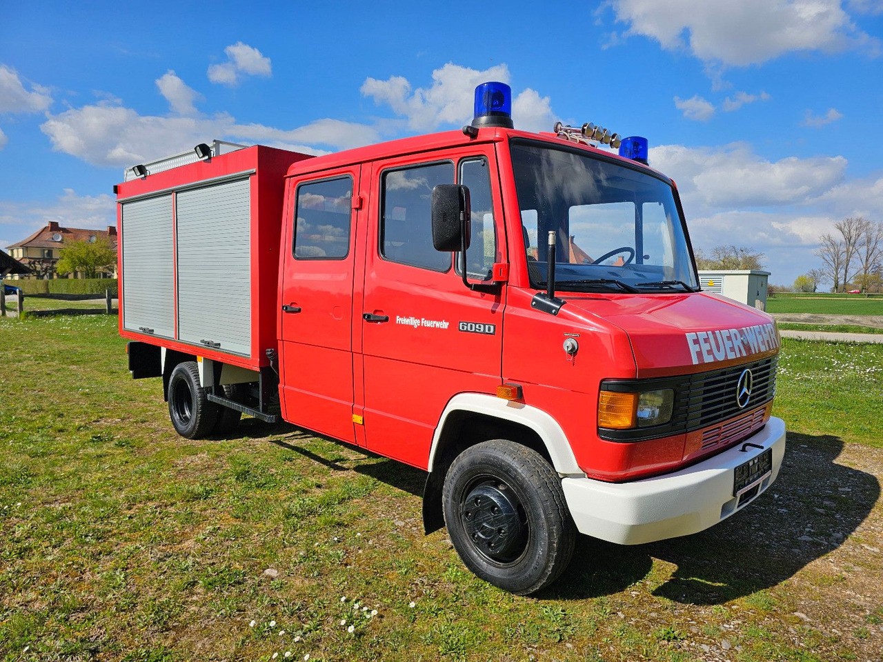 Mercedes-Benz Feuerwehr 609 105km/h Oldtimer Campervan - Camión de bomberos: foto 1 Mercedes-Benz Feuerwehr 609 105km/h Oldtimer Campervan - Camión de bomberos: foto 1