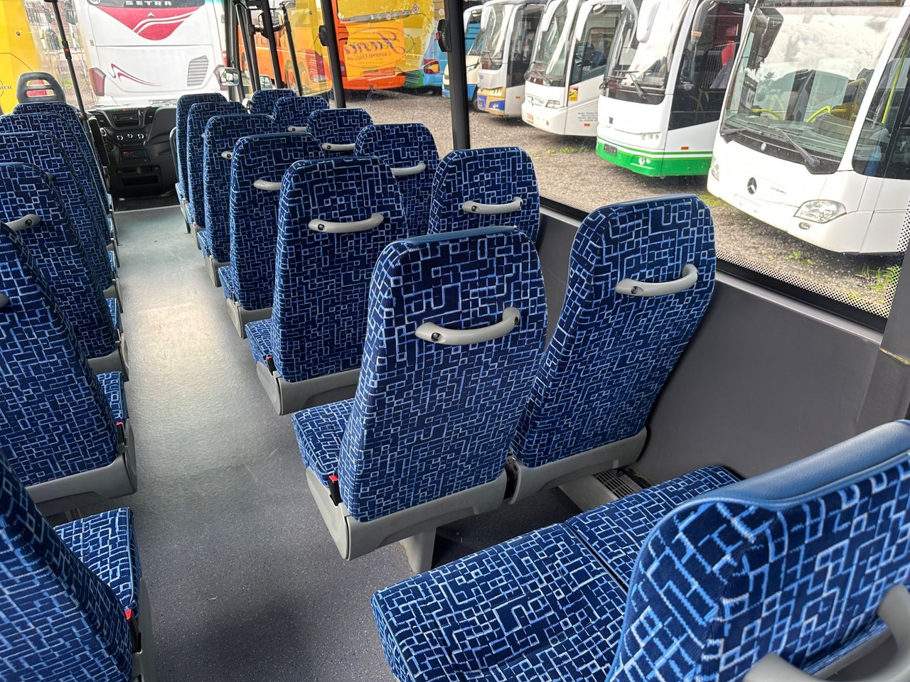 Leasing de  Iveco Rapido 70C18 (wenig Km*7.2t*33 Sitze) Rosero Iveco Rapido 70C18 (wenig Km*7.2t*33 Sitze) Rosero: foto 14