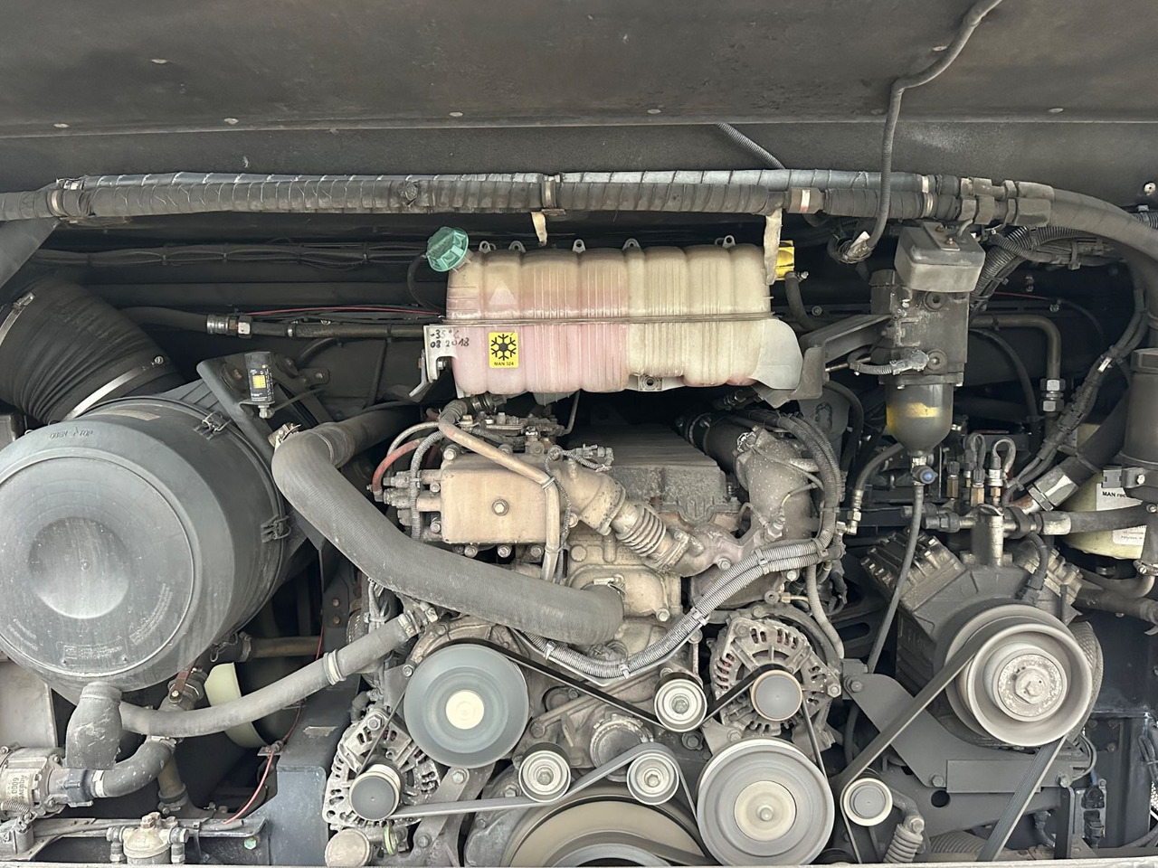 MAN R08 Lions Coach L (wenig Km*Behinderten gerecht) MAN R08 Lions Coach L (wenig Km*Behinderten gerecht) - Autocar: foto 4 MAN R08 Lions Coach L (wenig Km*Behinderten gerecht) MAN R08 Lions Coach L (wenig Km*Behinderten gerecht) - Autocar: foto 4