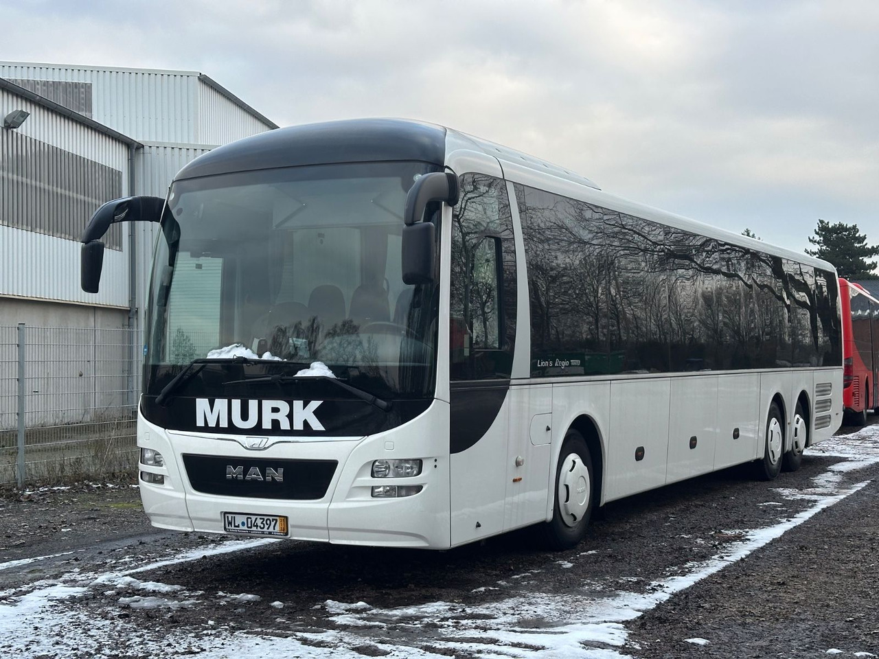 MAN R13 Lions Regio L (65Sitze*251 tKm) - Autobús suburbano: foto 1 MAN R13 Lions Regio L (65Sitze*251 tKm) - Autobús suburbano: foto 1