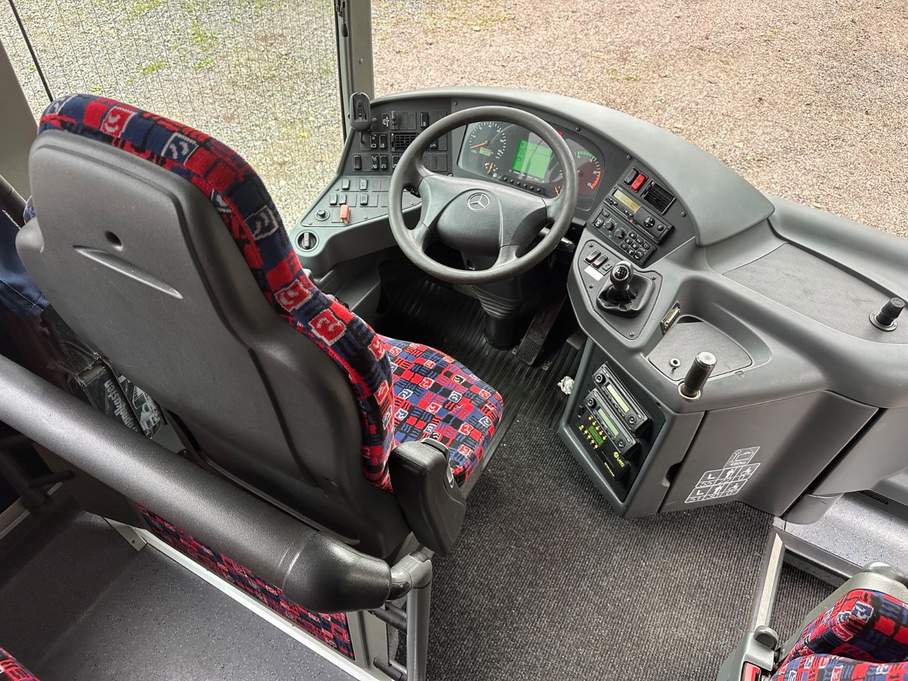 Mercedes-Benz O550 Integro (58 Sitze*Klima) - Autobús suburbano: foto 5 Mercedes-Benz O550 Integro (58 Sitze*Klima) - Autobús suburbano: foto 5